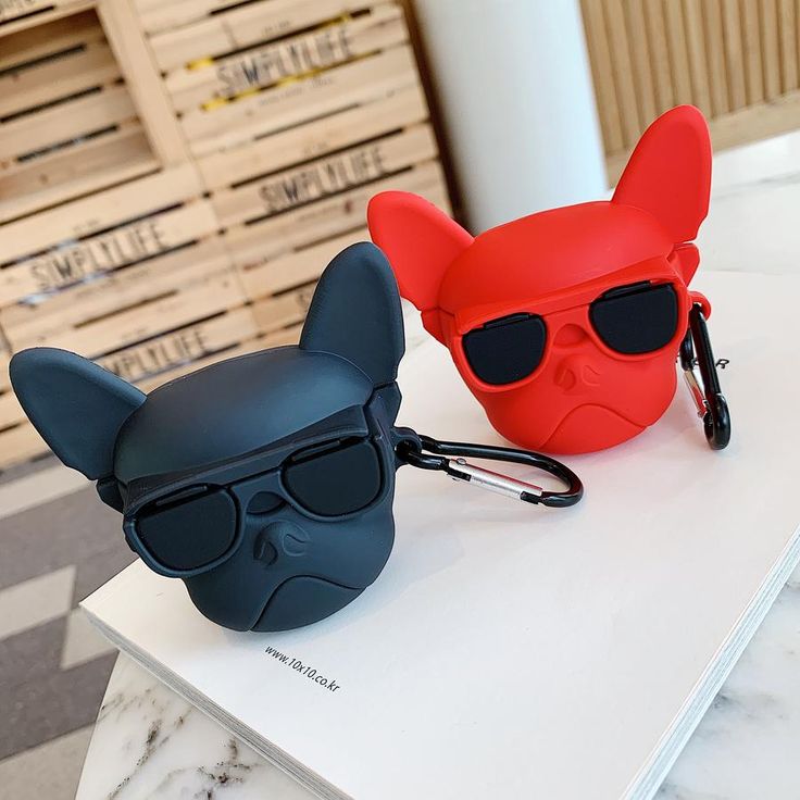 Airpods Case Soft Silicone Cover With Hook Clip For Airpods (Bull Dog)