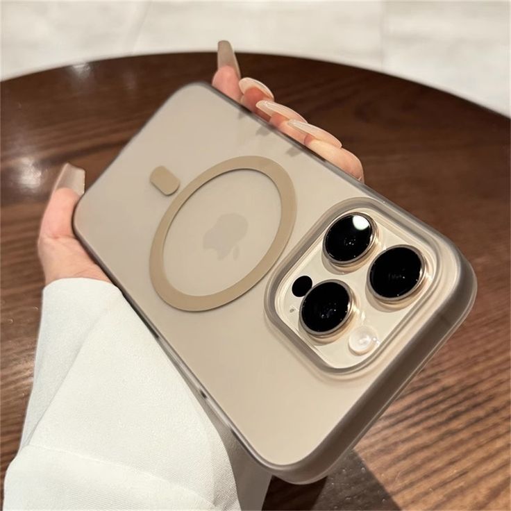 Anti Yellow Magsafe Crystal Case