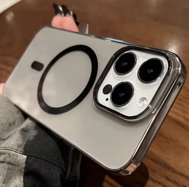 Anti Yellow Magsafe Crystal Case