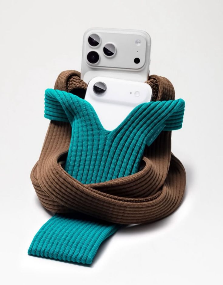 iPhone Pocket by Happyaza