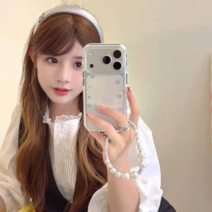 Elegance Snowdrop Phone Case With Pearl Charm Strap