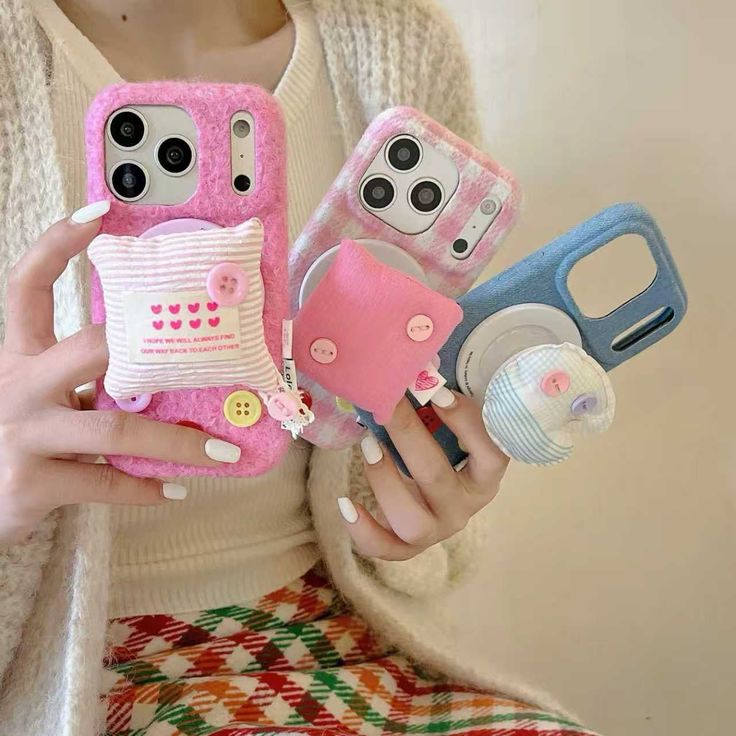 Snuggle Pocket Pastel MagSafe Holder Phone Case