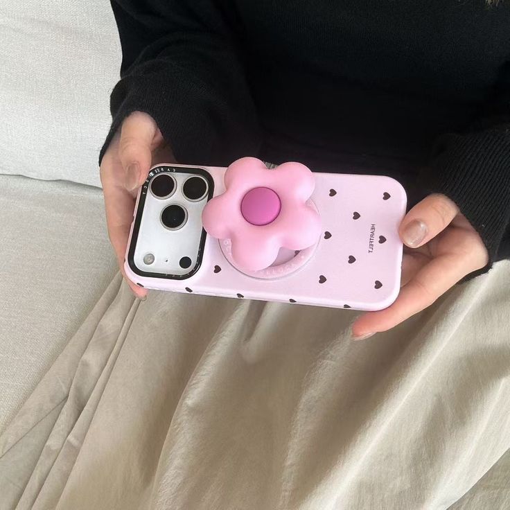 Pink Heart Pattern With MagSafe Holder