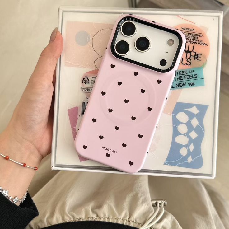 Pink Heart Pattern With MagSafe Holder