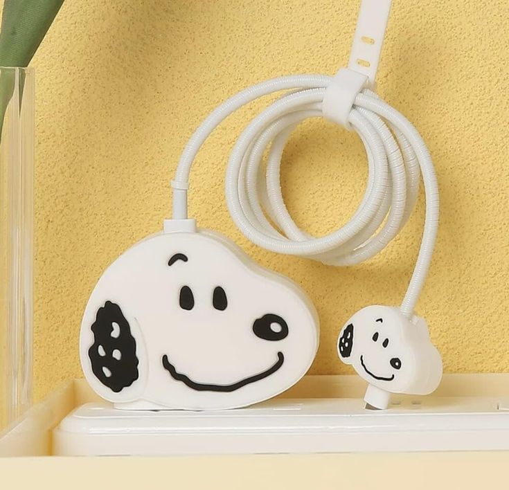 Cute Cartoon Series Fast Charger Protector for iPhone (Snoopy White)